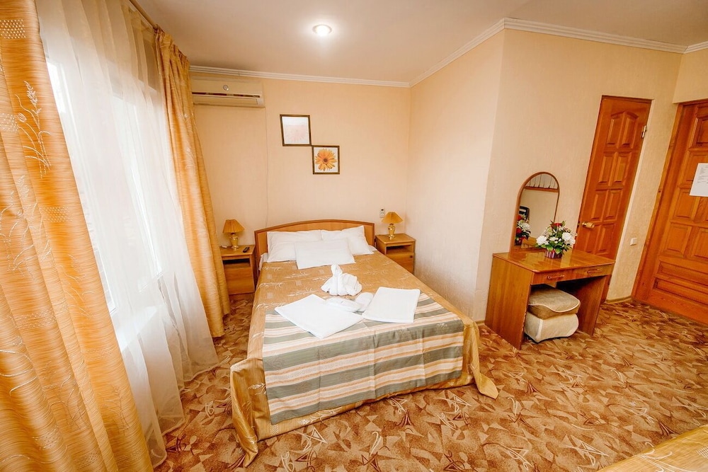 Standard Triple Room photo 2