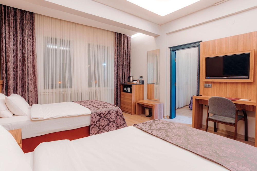 Family Quadruple Room, 2 Bedrooms, Sea View, Sea Facing