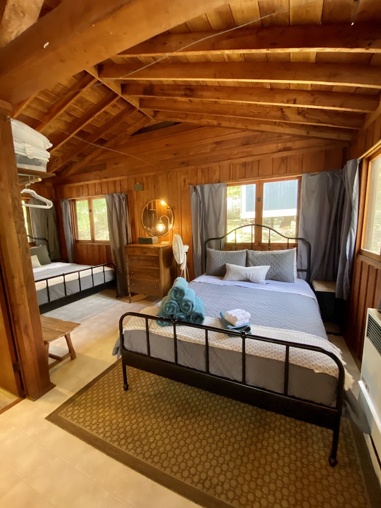 Lakeside Cabin 1.