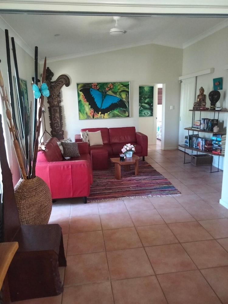 Exclusive House photo 2