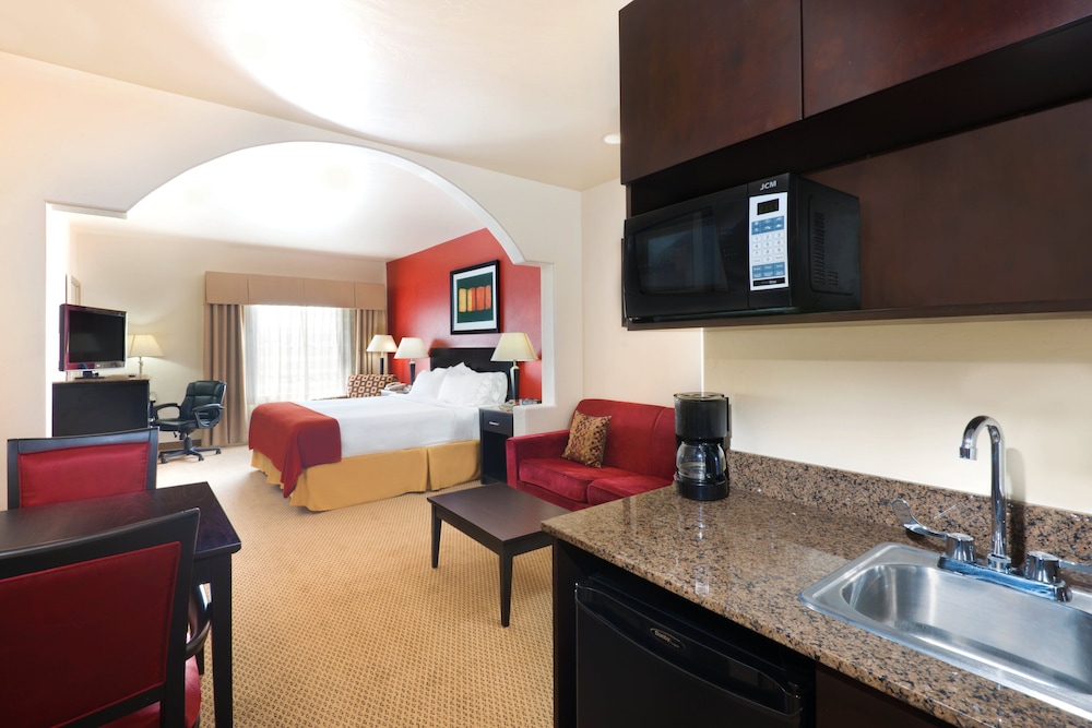 Suite, 1 King Bed with Sofa bed (Additional Living Area) - Photo 2