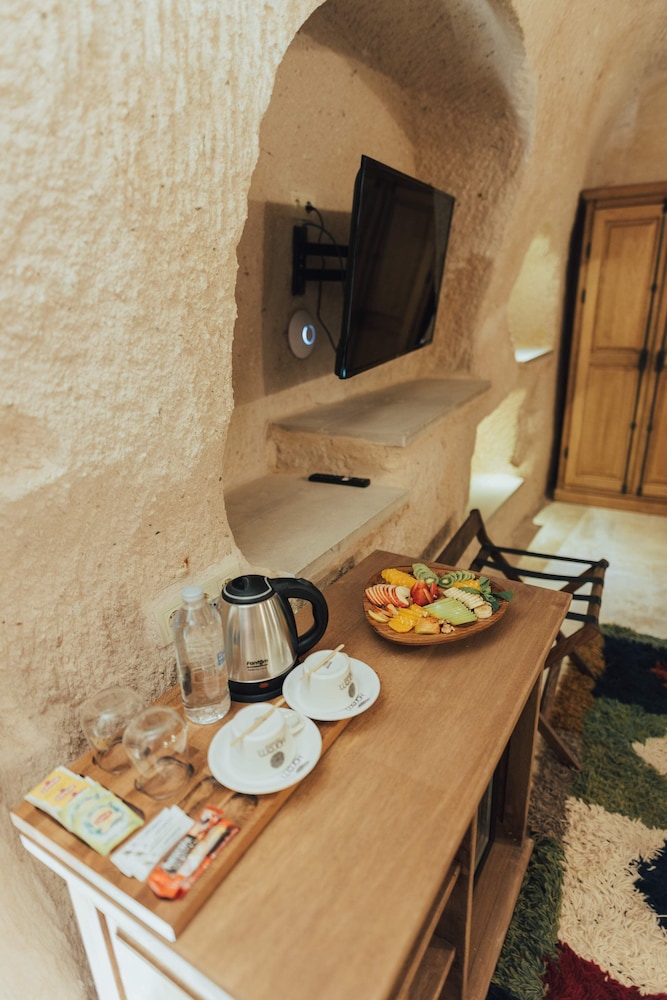 Deluxe Suite - Photo 6