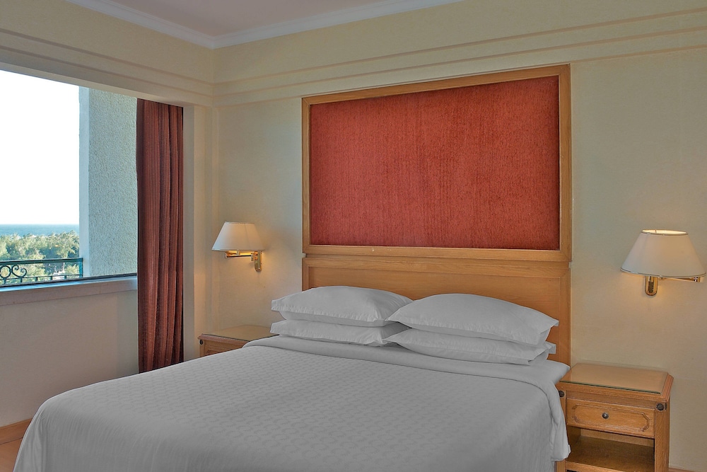 Junior Suite, 1 Queen Bed, Balcony, Sea View - Photo 8