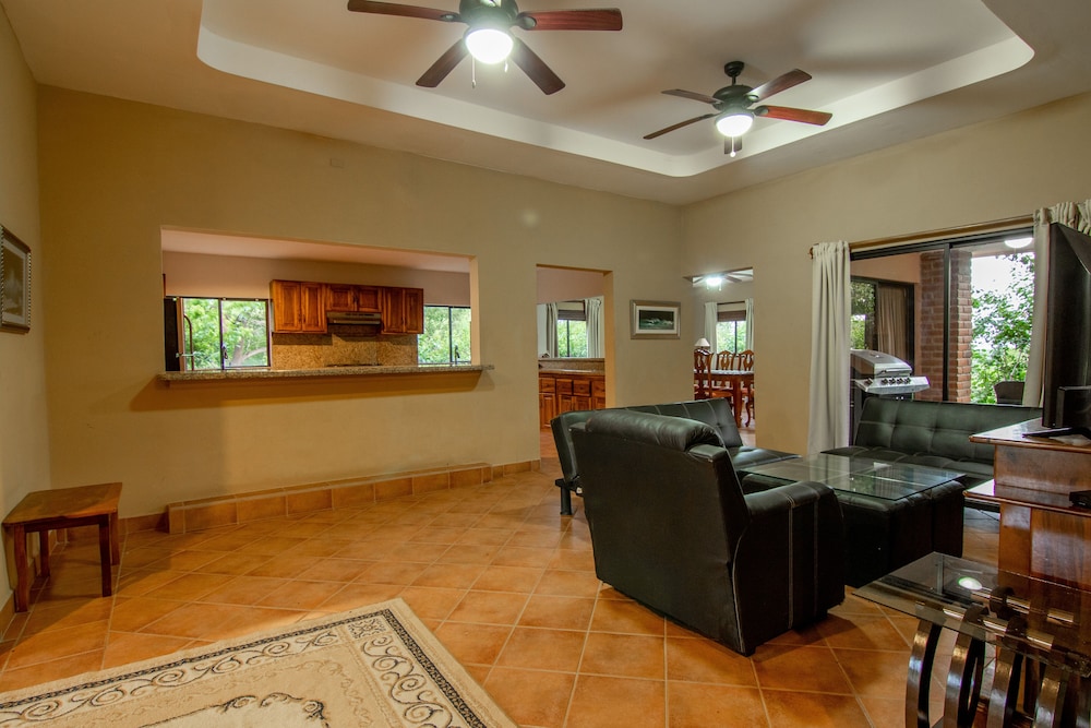 House, 3 Bedrooms, Kitchen, Ocean View photo 2