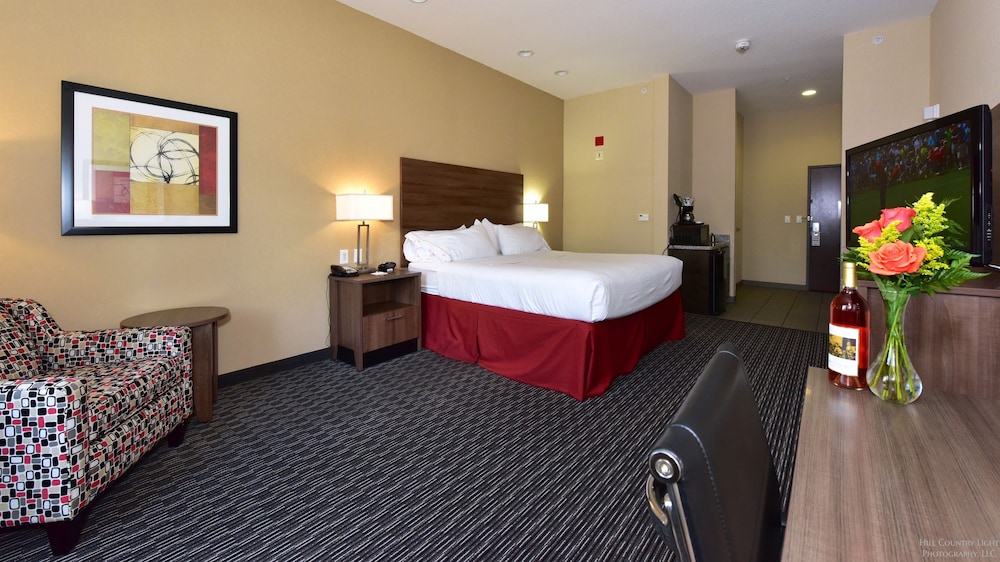 Standard Room, 1 King Bed - Photo 1