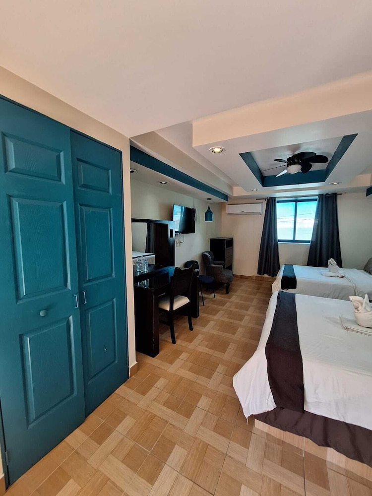 Family Room photo 2