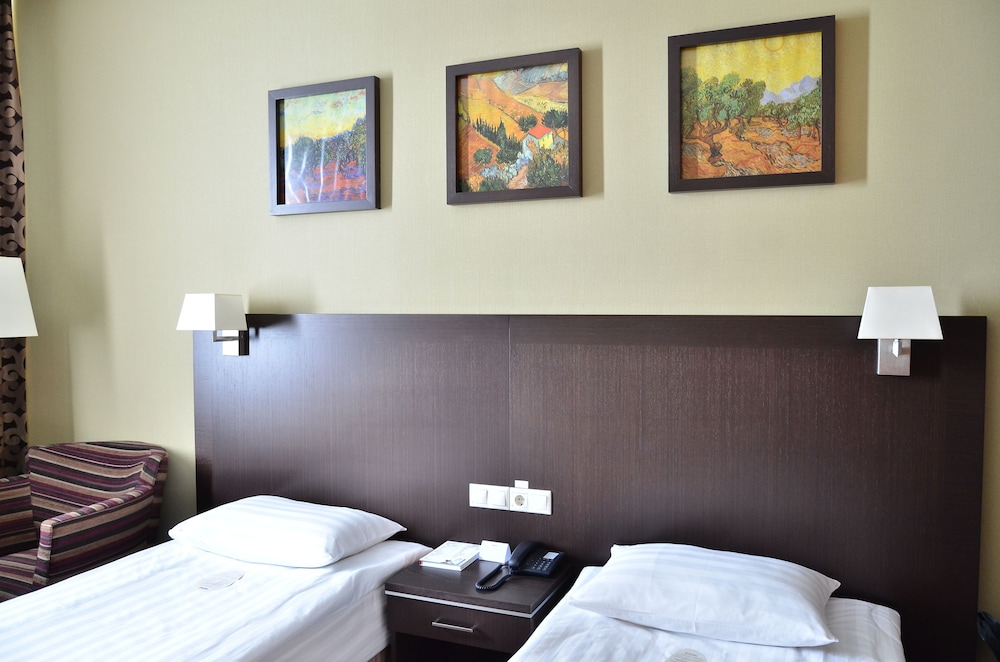 Standard Twin Room, Annex Building photo 2