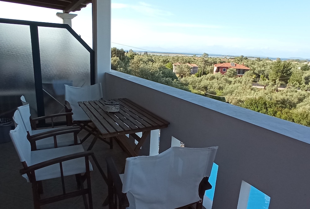 Apartment, 2 Bedrooms, Sea View photo 2