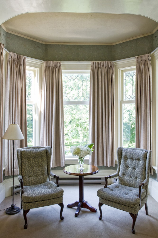 Superior Room, 1 King Bed, Garden View photo 2