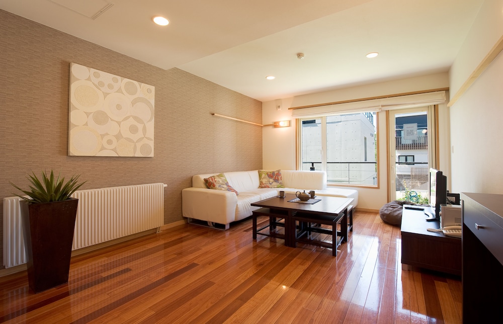 Unit 11, (2 Bedroom 1 Bathroom) photo 1