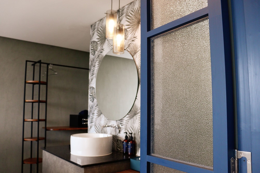 Premier Suite, 1 Double Bed, Bathtub photo 2