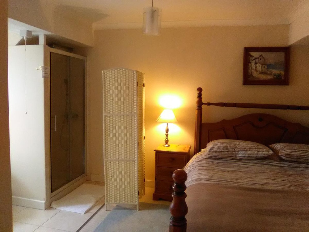 Triple Room (With Shower) photo 3