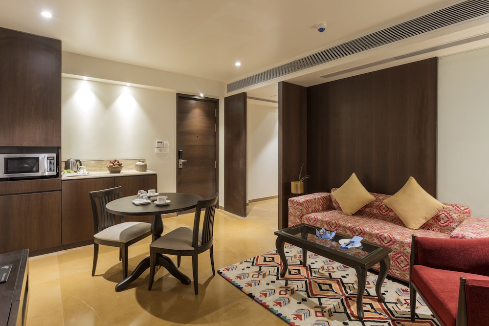 Queen Suite photo 3