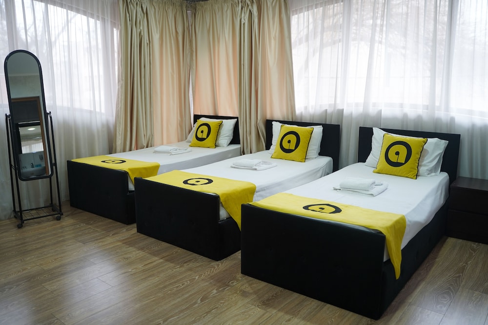 Basic Quadruple Room photo 2