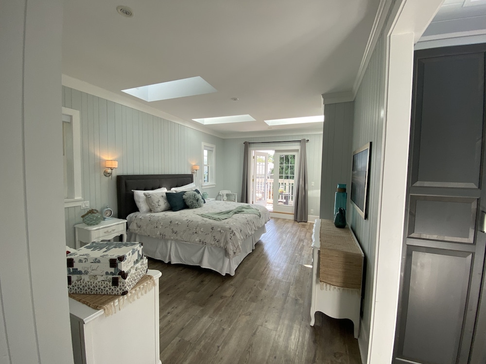 Executive Suite, Private Bathroom