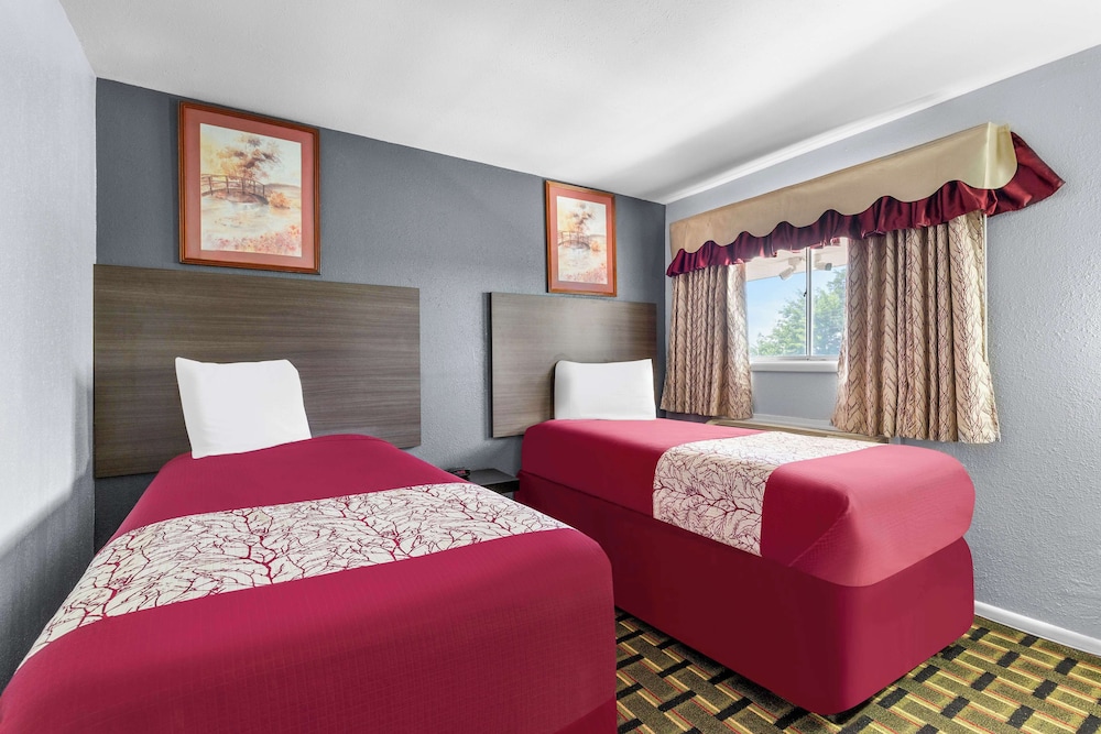 Room, 1 Double Bed, Non Smoking ((Plus 1 Twin)) - Photo 2