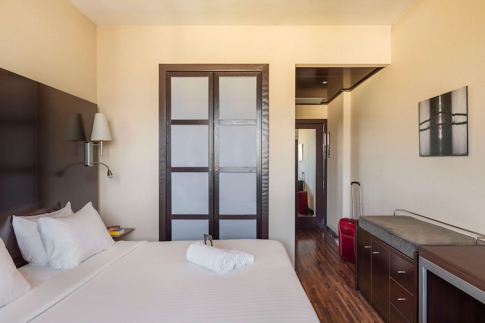 Superior Double Room, Non Smoking - Photo 6