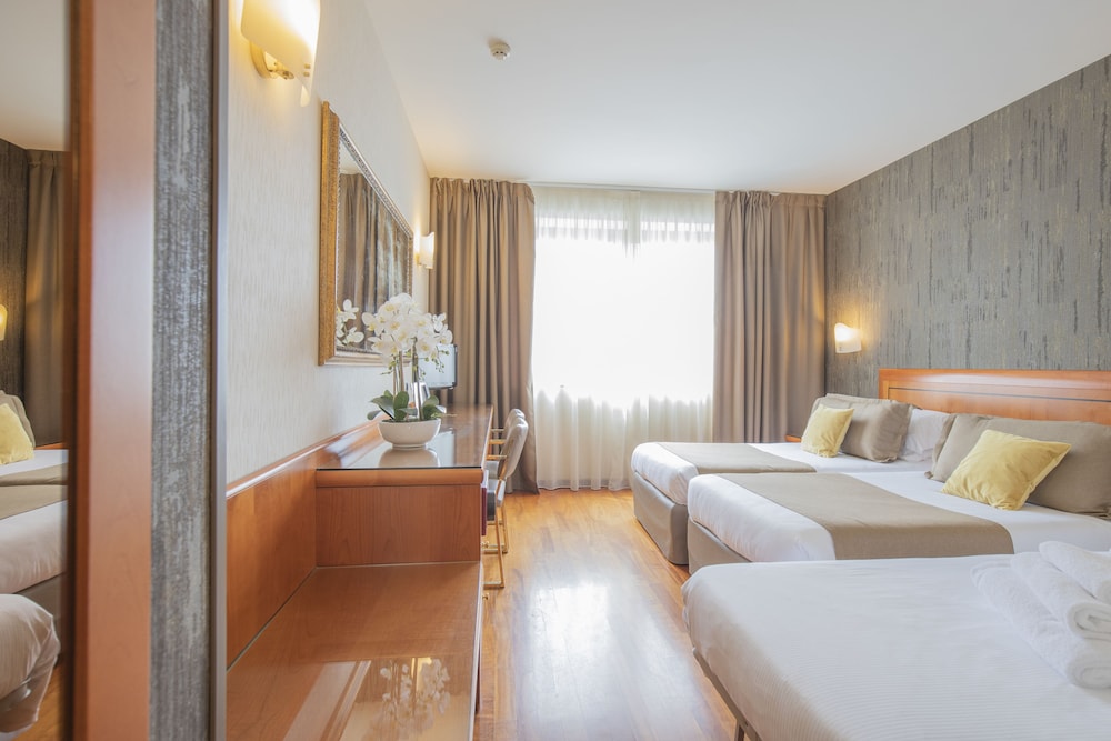 Superior Triple Room - Photo 1