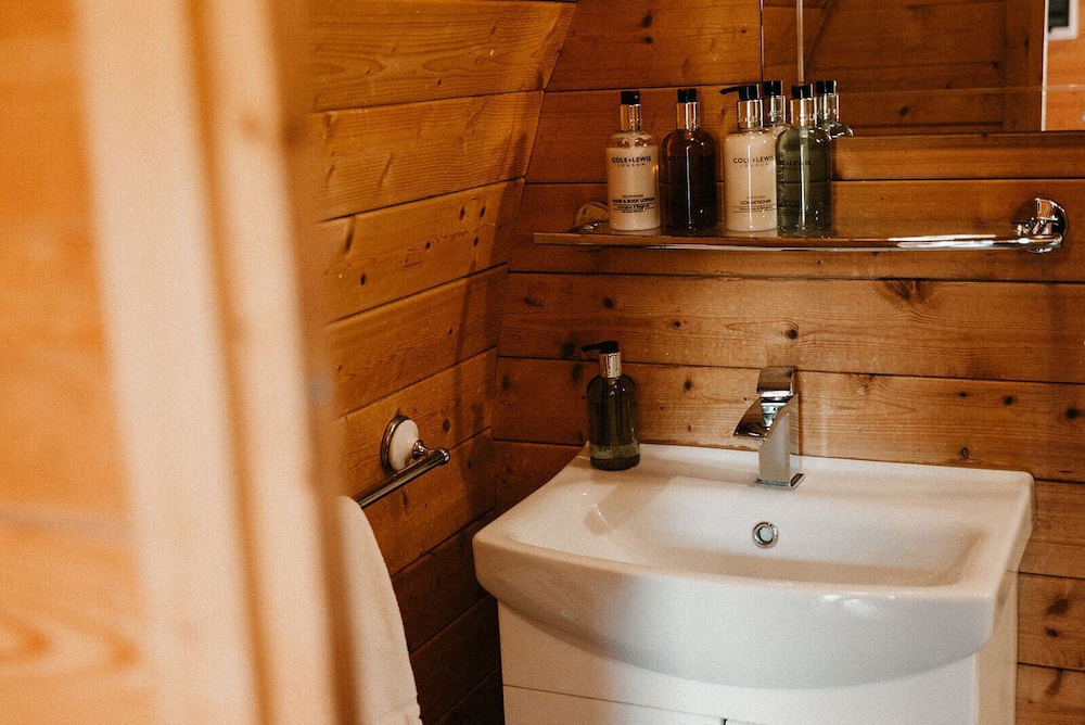 Standard Cabin, Ensuite (Double Glamping Pod ) - Photo 4