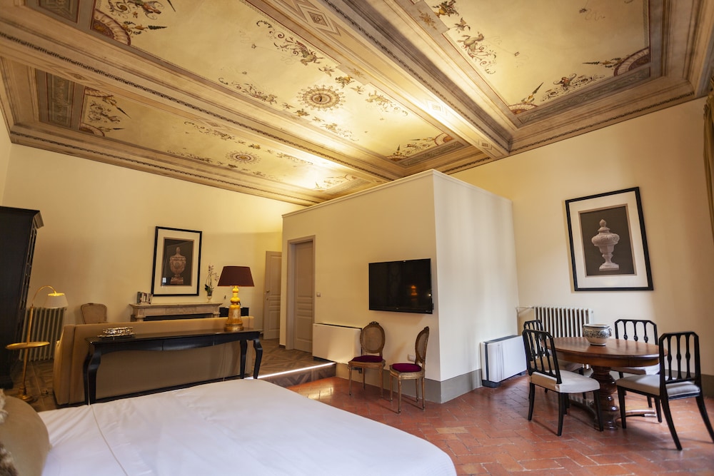Exclusive Suite photo 2