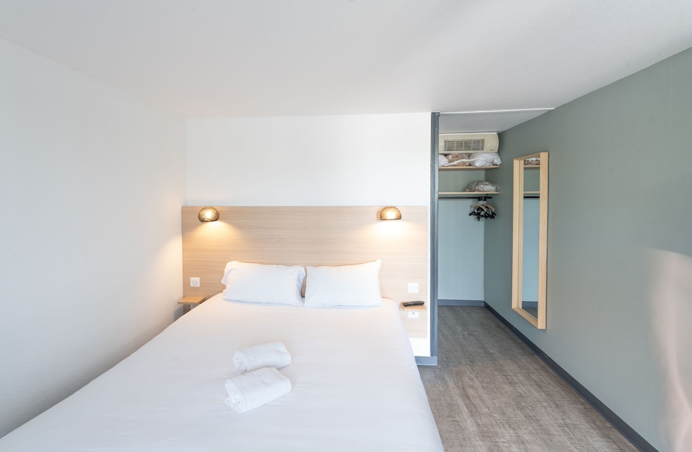 Double Room - Photo 12