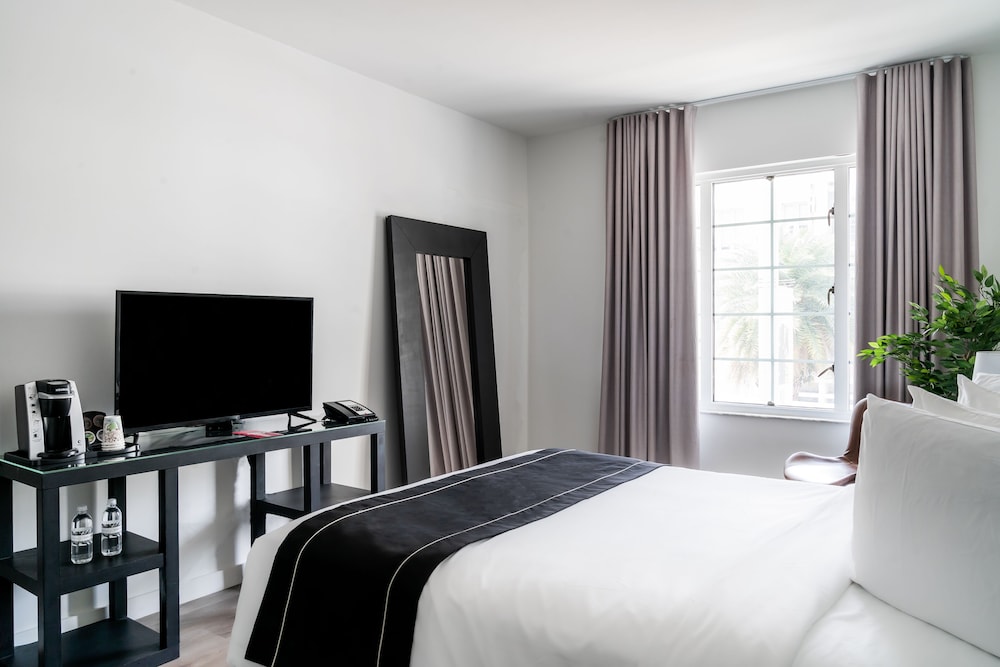 Deluxe Room, 1 Queen Bed - Photo 1