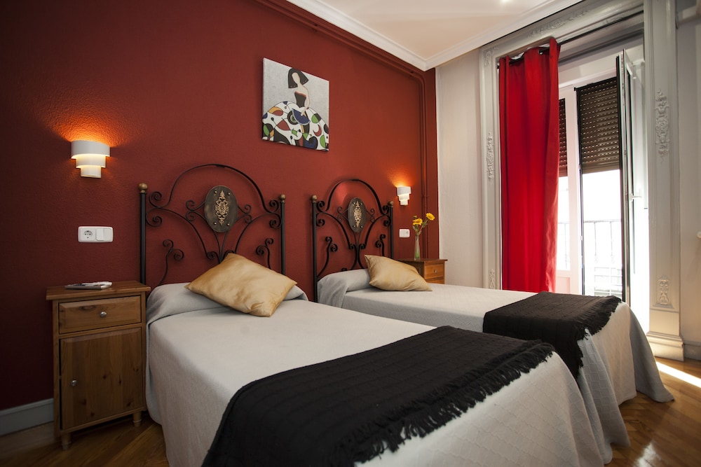 Standard Double or Twin Room, City View photo 3