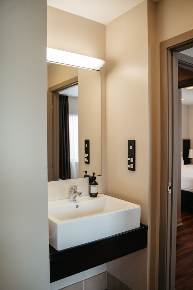 Four Bedroom Apartment - Kitchenette