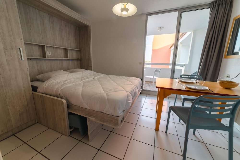 Family Apartment photo 2