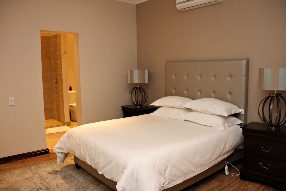 Premier Room - Photo 1