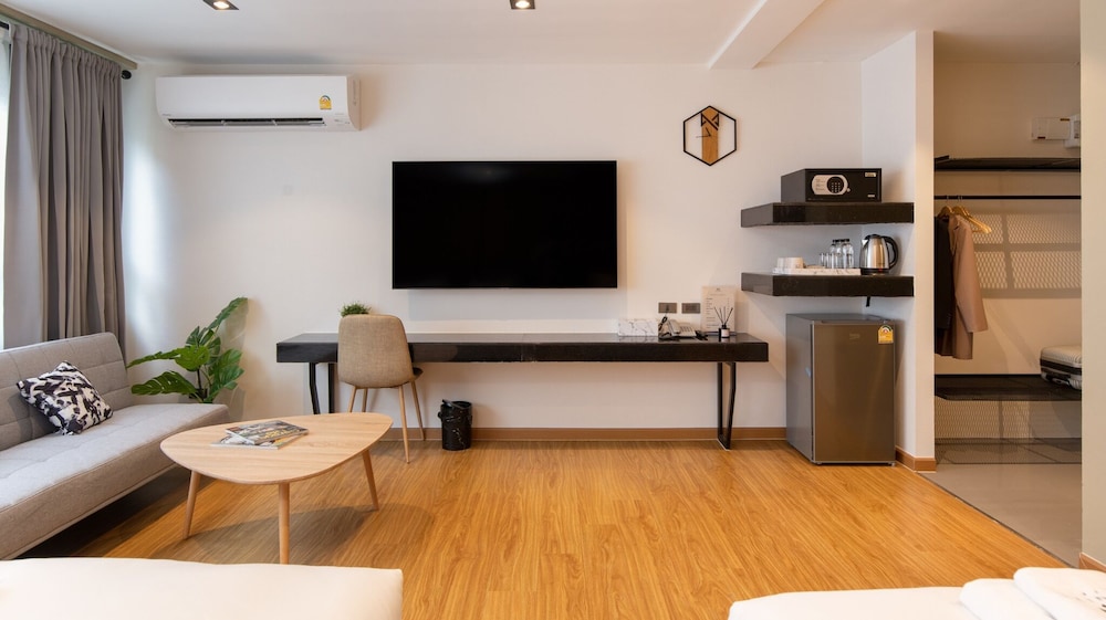 Family Room photo 2