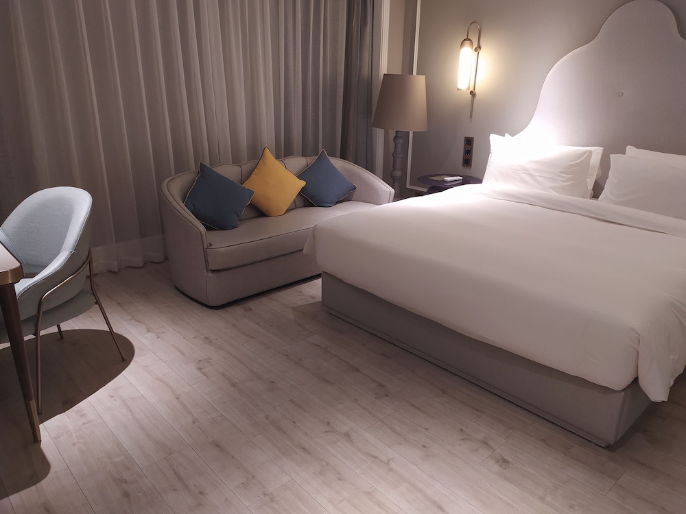 Standard Room, 1 King Bed