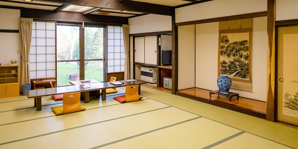 Japanese Style Room For 4 Guests With Toilet, Non Smoking photo 3