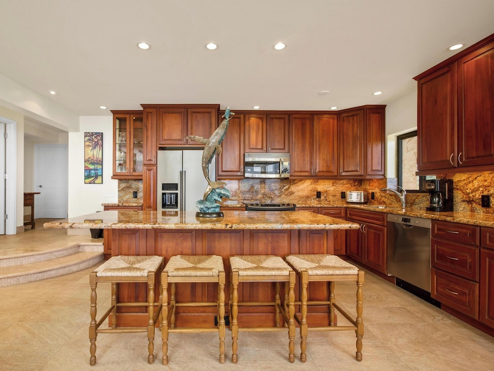 Condo, 2 Bedrooms, Oceanfront (801) photo 3