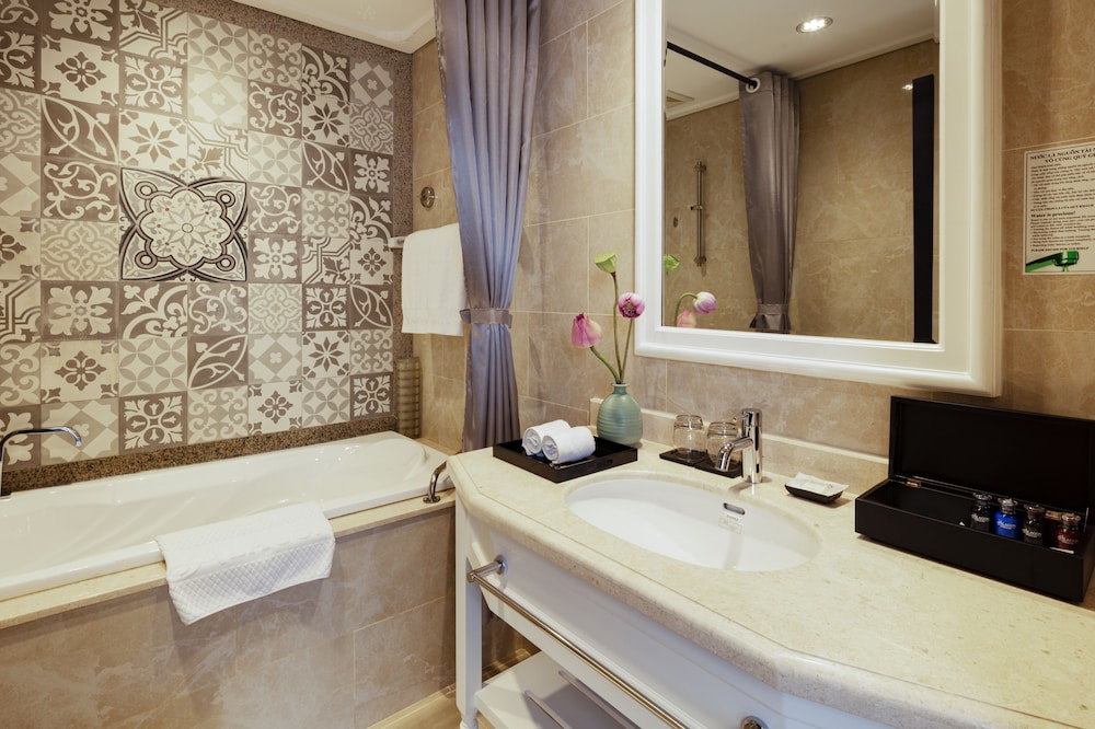 Colonial Elegance Deluxe Double photo 2