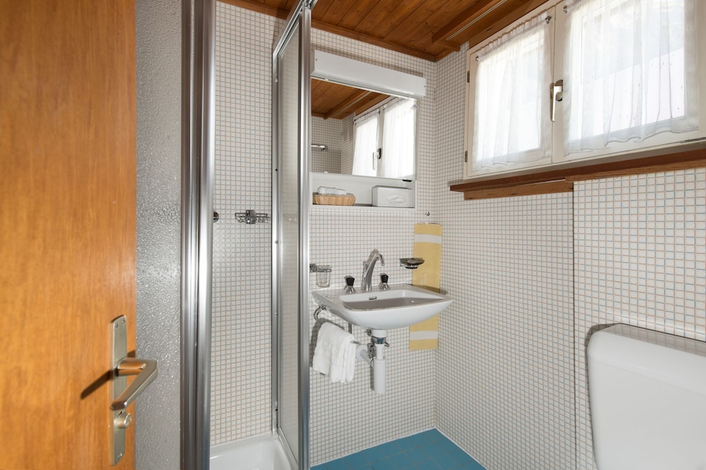 Standard Double Room - Photo 6