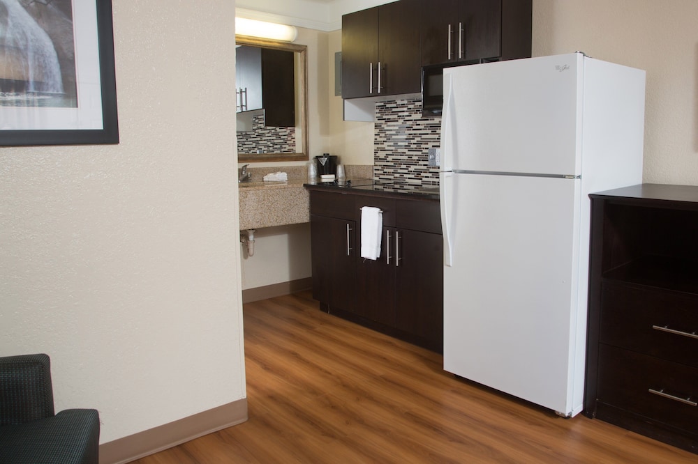 Suite, 2 Double Beds, Non Smoking, Kitchen - Photo 8