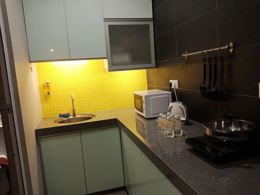 3-Bedrooms Apartment Suite photo 2