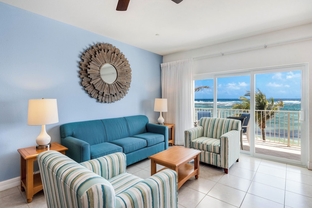 Beachfront 1 Bedroom Condo - Photo 4