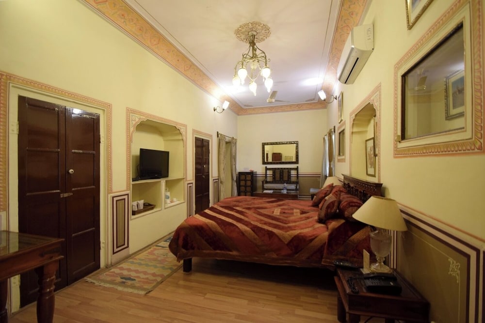 Deluxe Room - Photo 1