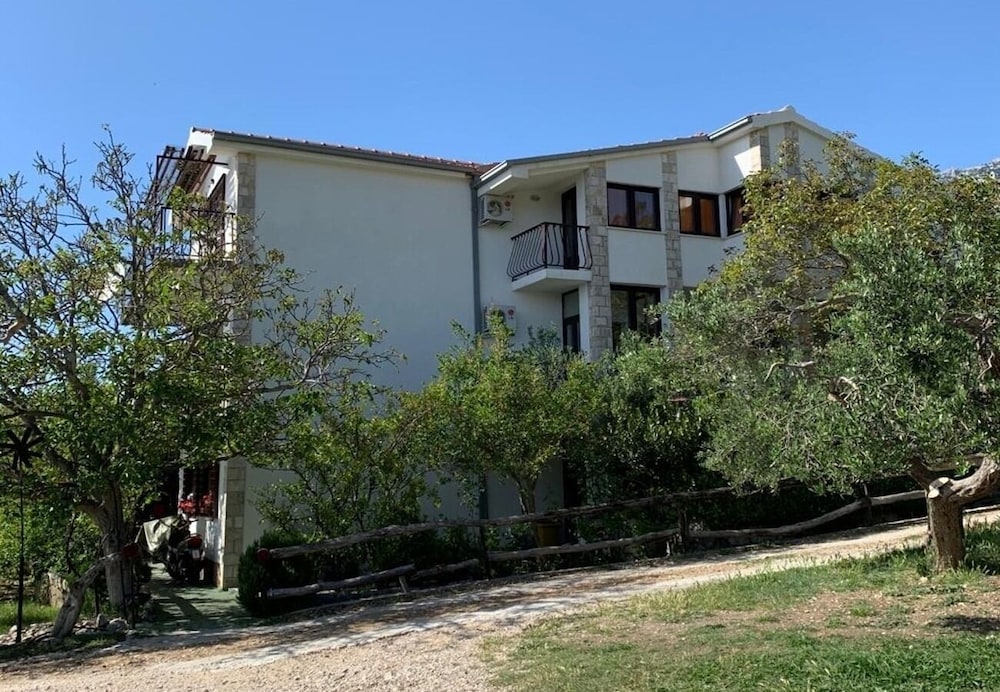 Apartment (Antisa - with playground - A2 sjever()