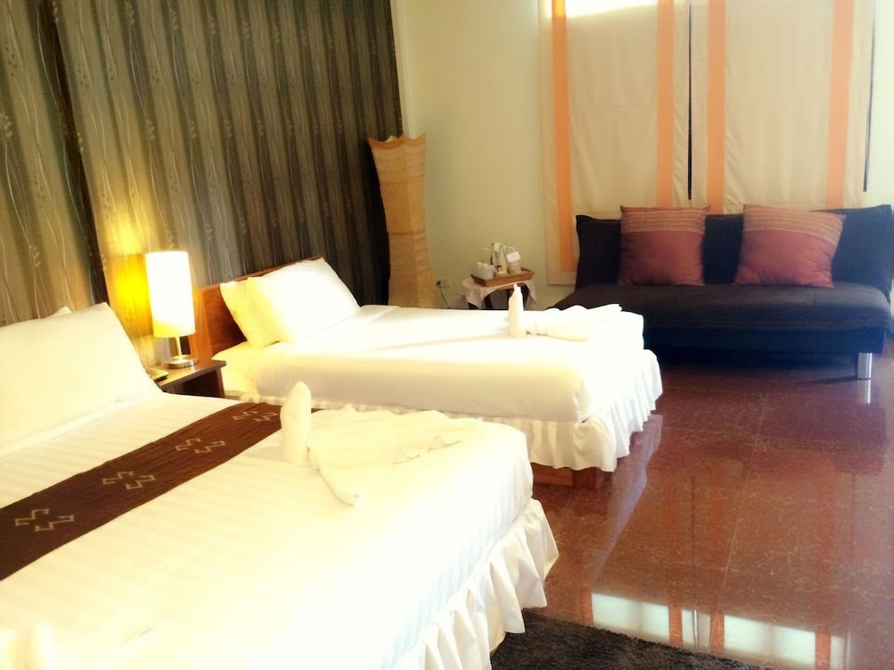 Deluxe Triple Room, 1 Bedroom, Balcony, Garden View