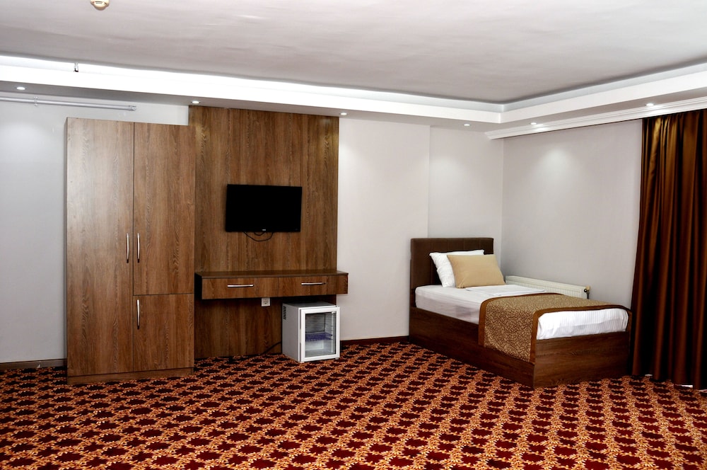 Economy Double or Twin Room, City View photo 2