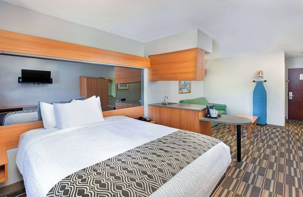 Suite, 1 Bedroom, Non Smoking photo 2
