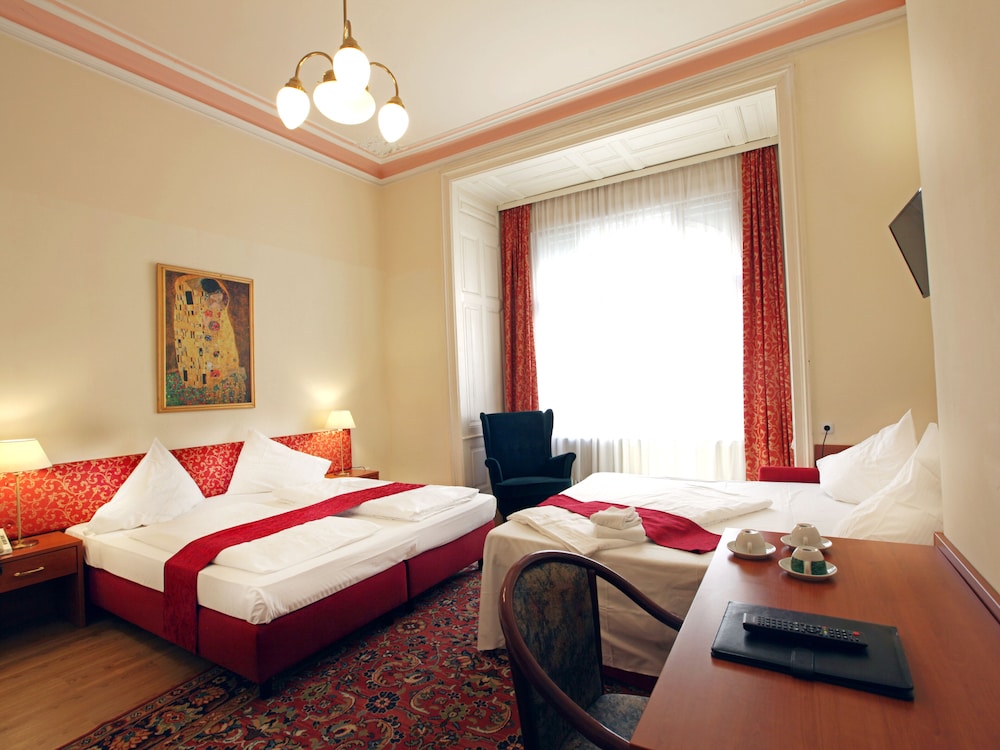 Comfort Triple Room