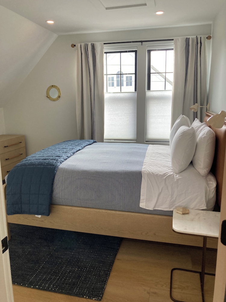 Family Apartment, 2 Bedrooms, Kitchen, Harbor View photo 1