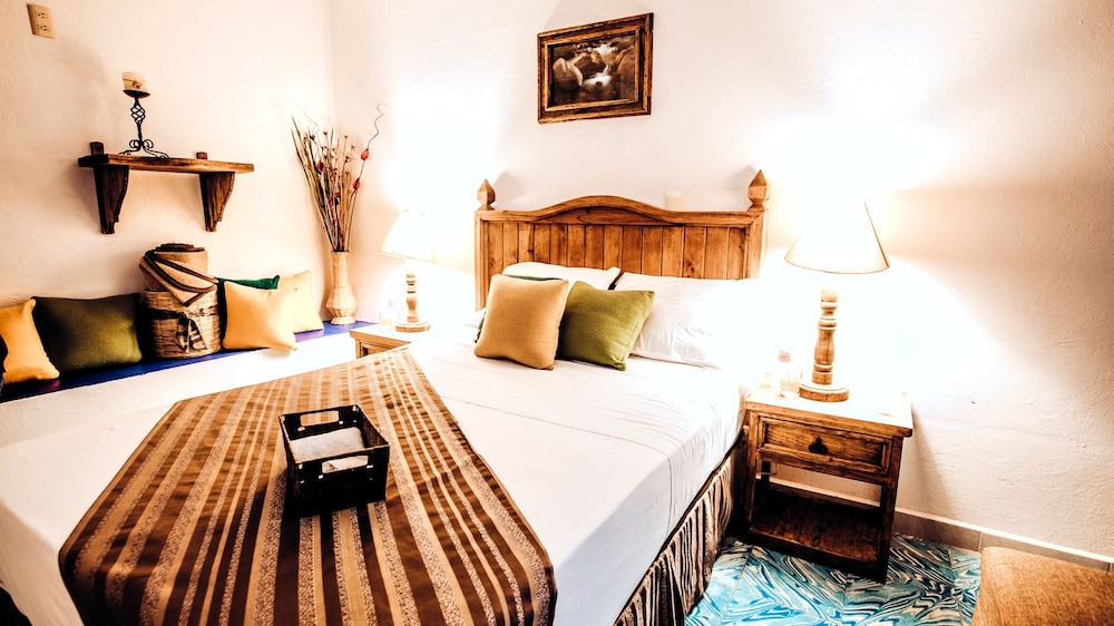 Traditional Single Room, 1 Queen Bed with Sofa bed, Garden View photo 2