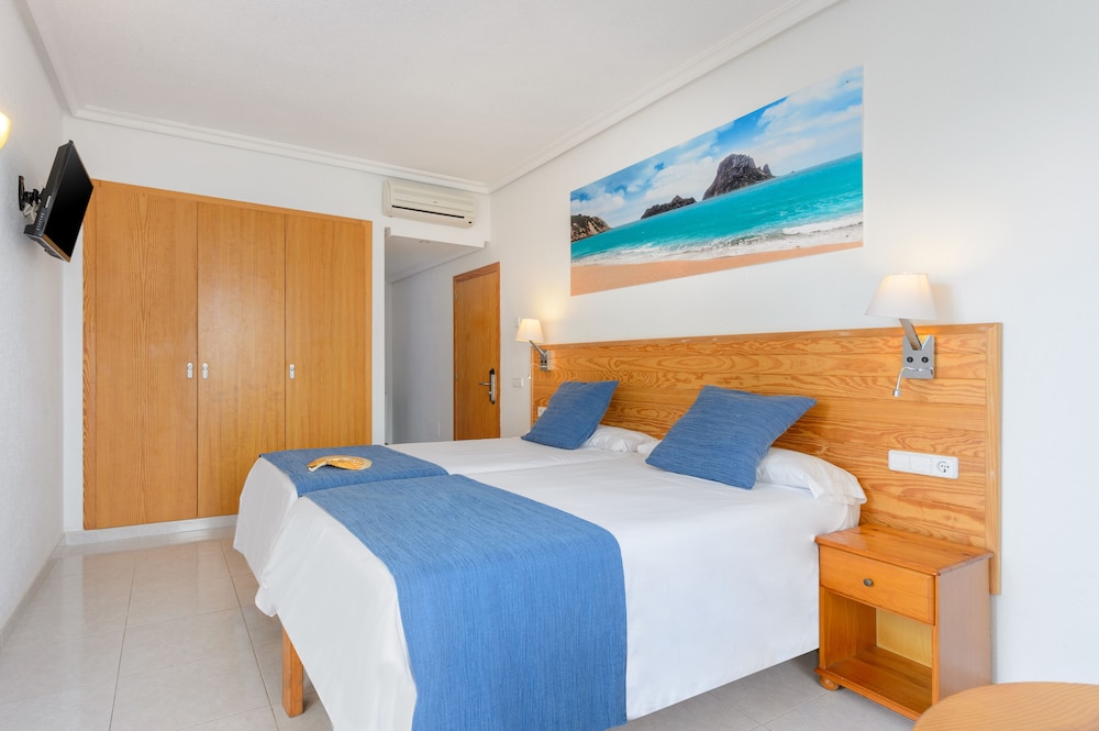 Double Room (3 Adults) - Photo 2