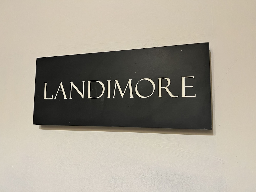 Landimore - no pets allowed photo 3