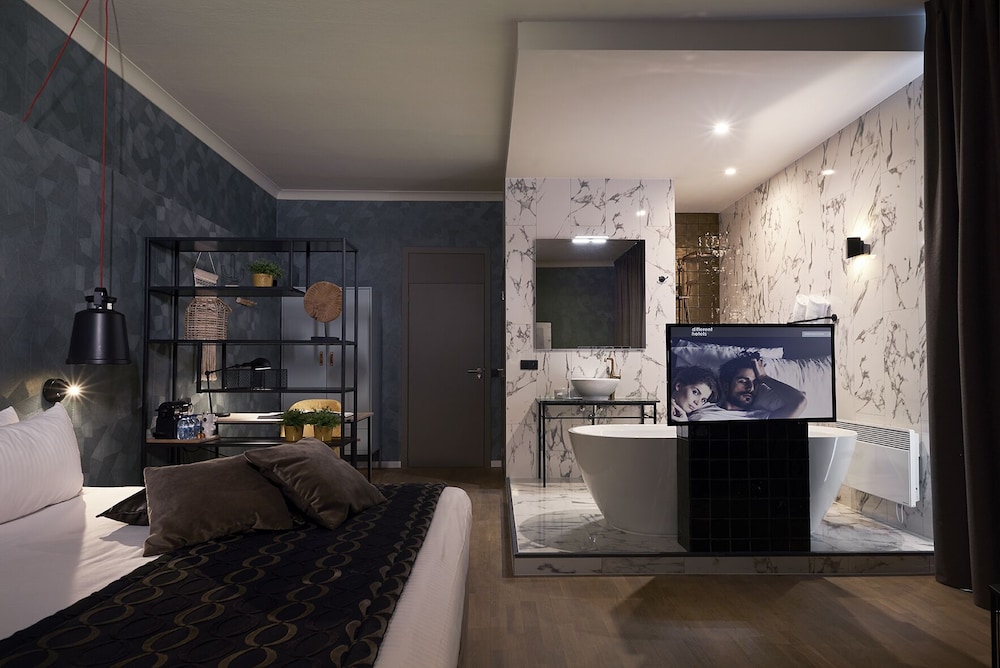 Suite (Open) photo 3